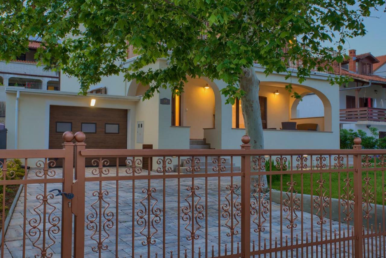 Villa Toic By The Seaside With Beautiful Seaview Čižići Eksteriør billede