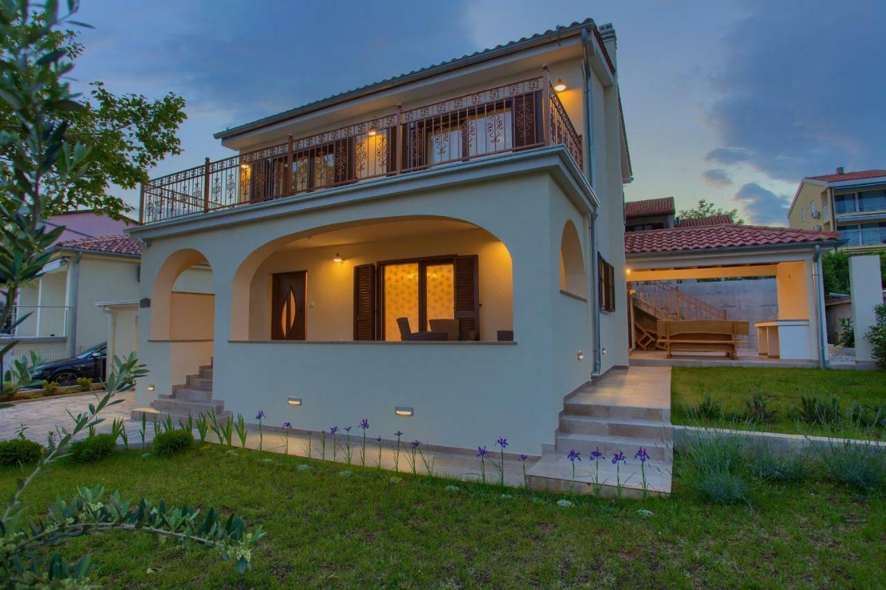 Villa Toic By The Seaside With Beautiful Seaview Čižići Eksteriør billede