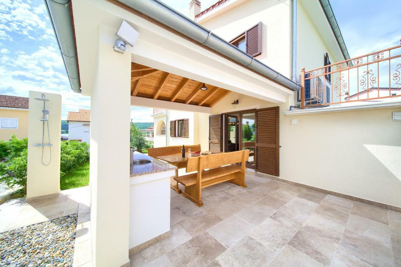Villa Toic By The Seaside With Beautiful Seaview Čižići Eksteriør billede