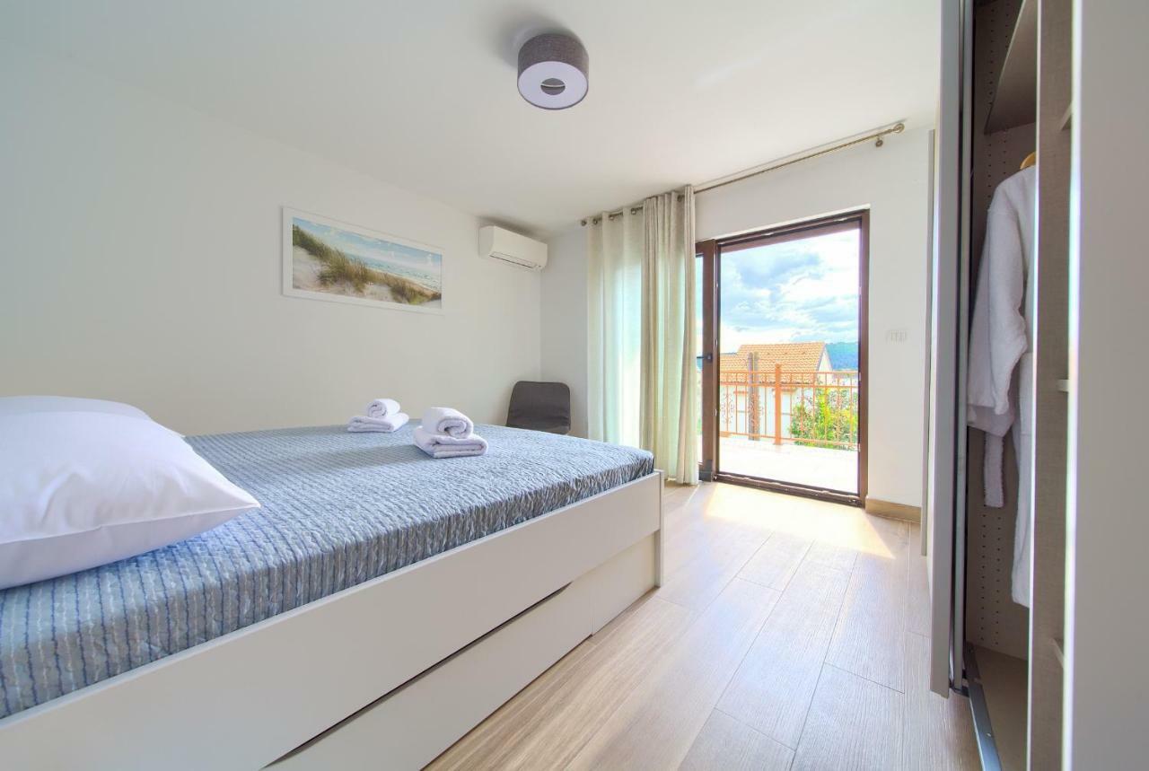 Villa Toic By The Seaside With Beautiful Seaview Čižići Eksteriør billede